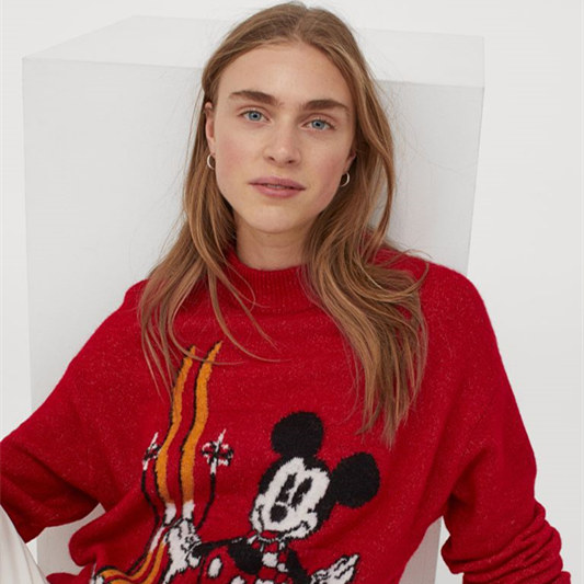 新年就是要穿红红火火恍恍惚惚的毛衣啊！ H&M提花毛衣