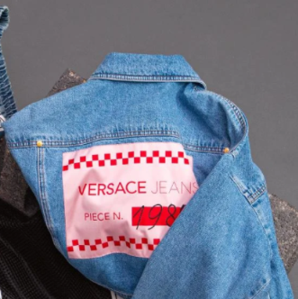 属于年轻人的奢华Versace Jeans
