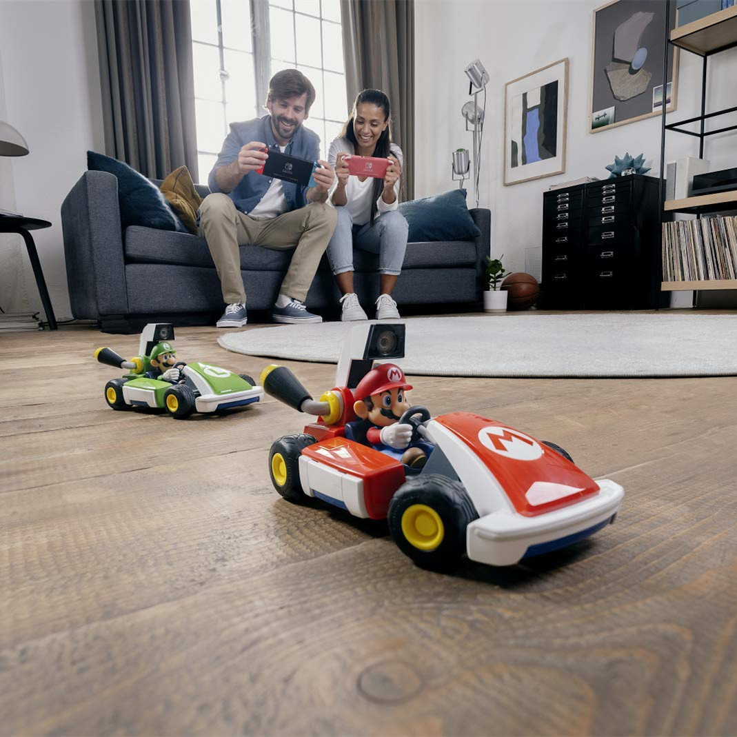 任天堂《Mario Kart Live: Home Circuit -Mario 马里奥赛车》实体赛车AR游戏