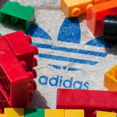 新品adidas x LEGO 乐高联名儿童系列运动衣饰热卖中！