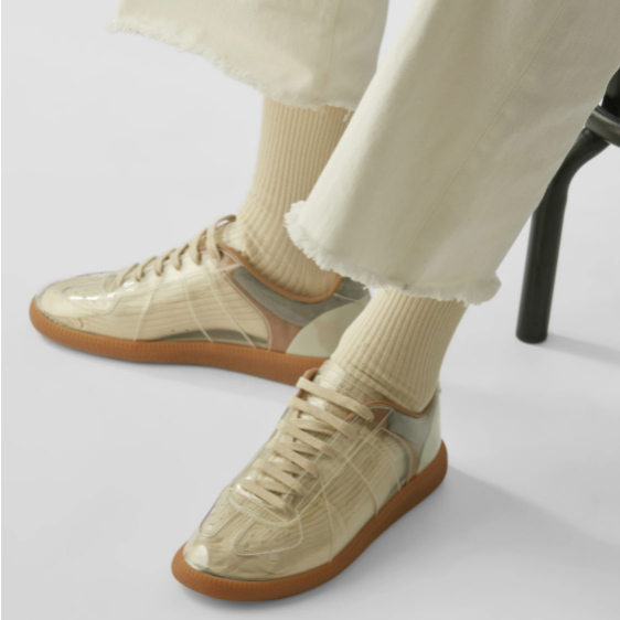 总是走在时尚的最前沿的Maison Margiela透明运动鞋