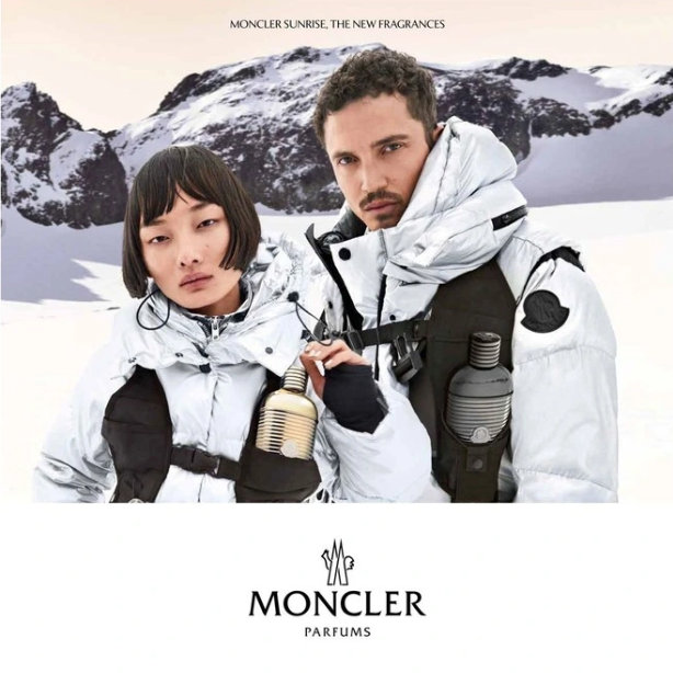 寒冬已至，少不了一件平衡美与暖的羽绒服！Moncler 蒙口