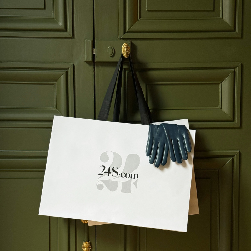 🎄圣诞送礼天花板！Max Mara主线副线、BV、Burberry、Acne Studios、Mcqueen、Givenchy……大牌礼物闪促