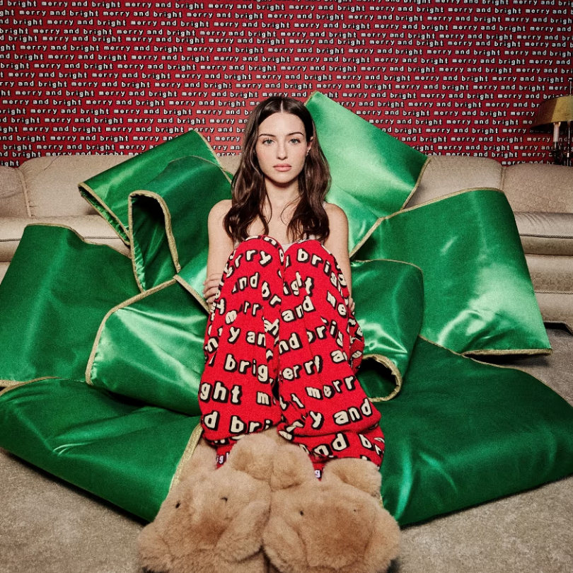 柔光漫溢，暖意相拥！❄️SKIMS ✖ Cactus Plant Flea Market 限量节日胶囊系列