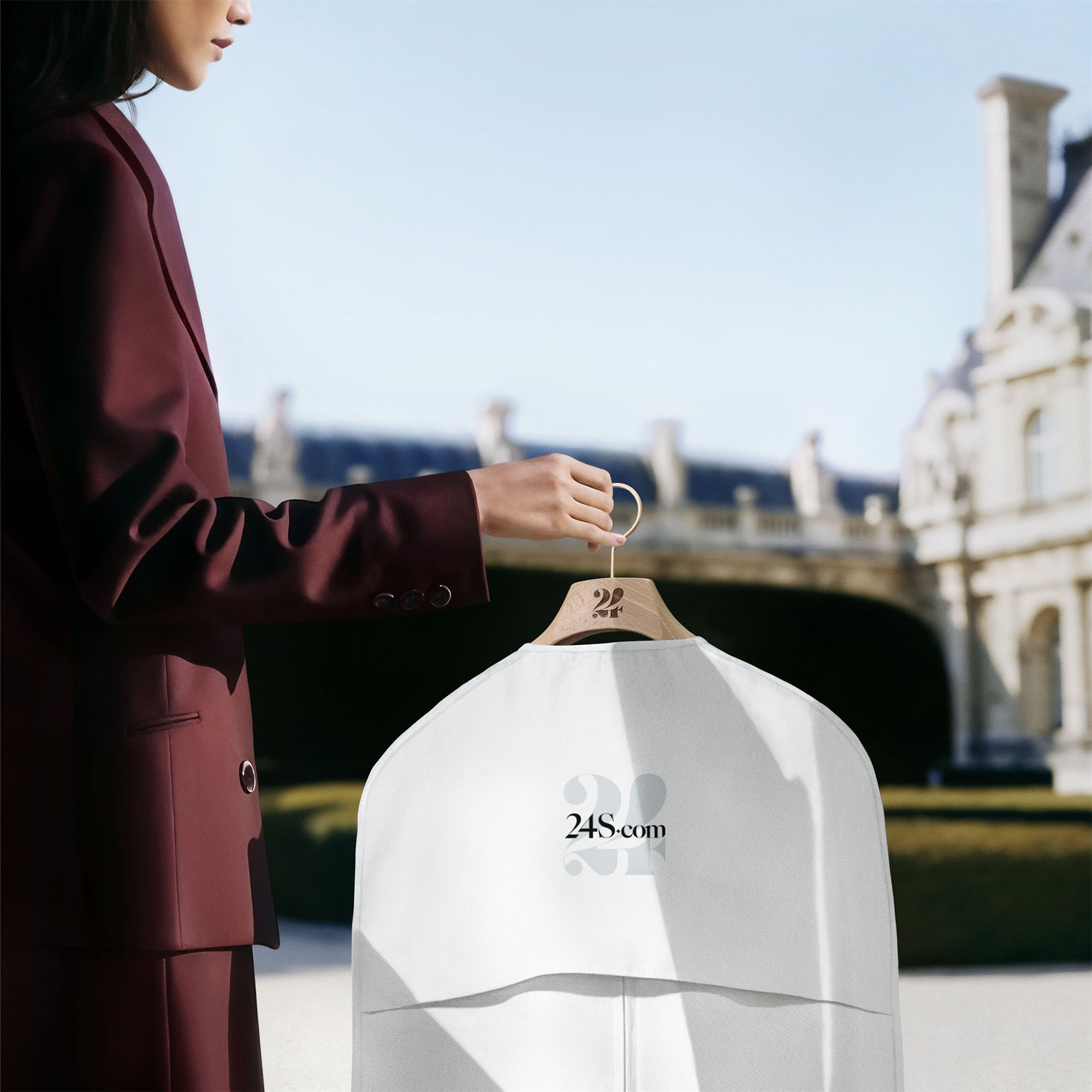 ✨羊毛薅秃！先锋奢华LOEWE、顶级剪裁MAX MARA、高端机能冬装MONCLER、冷感法式美学CELINE……👇