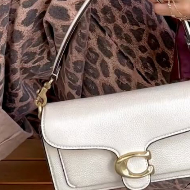 等下这也太甜了吧？！COACH/蔻驰